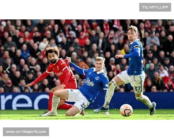 范迪克与勒温的对决,中锋与后卫的博弈 范迪克与勒温的对决,中锋与后卫的博弈